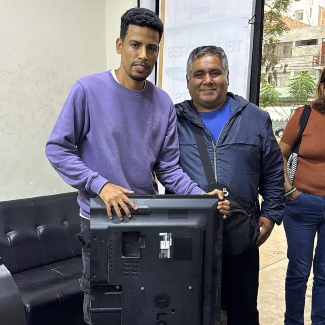 cliente de reparaciones de tv laboratorio casa phone 2